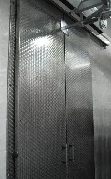 Fotografía de las puertas industriales frigoríficas como parte de los productos de Wiejak.