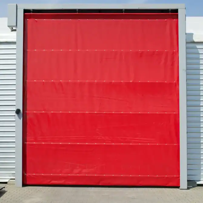 cortina de portón de hule rojo resistente para entradas industriales